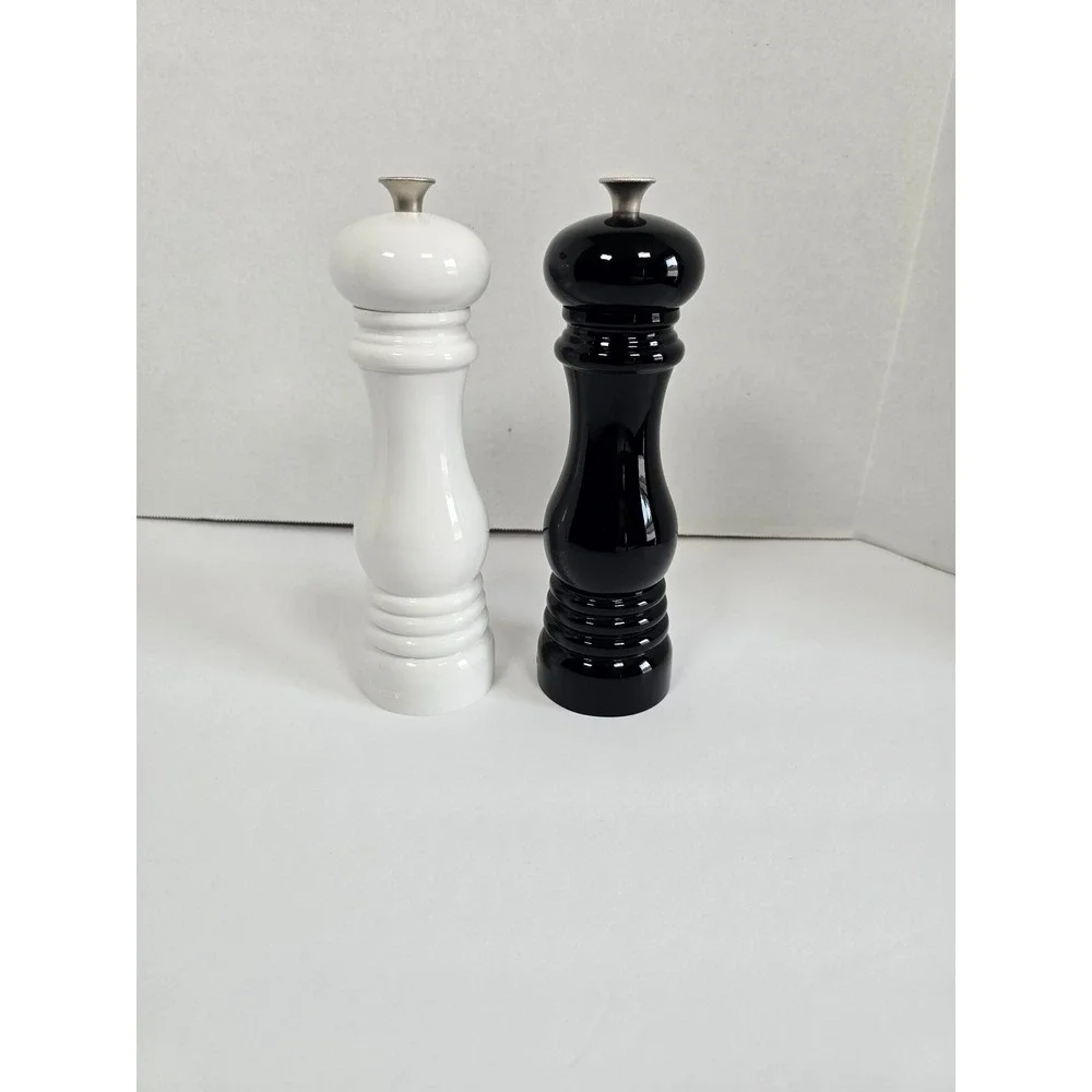 Le Creuset Salt and Pepper Mill Set Black and White Ceramic Grinder 8 Inch